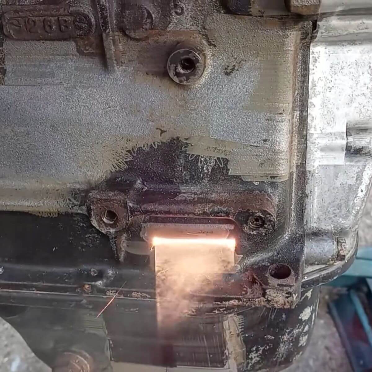 Laser cleaning - Καθαρισμός μηχανής με τεχνολογία λέιζερ